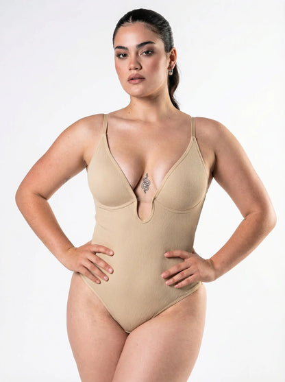 Body de tanga moldeador con escote pronunciado